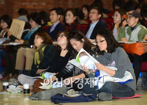 [포토]내 아이의 미래 위해 바닥이 문제랴 