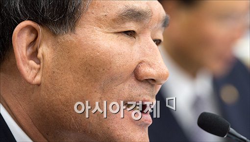 [포토]답변하는 박승춘 국가보훈처장