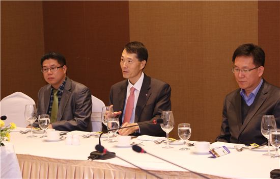 [포토]기자간담회 갖는 강남훈 산단공 이사장