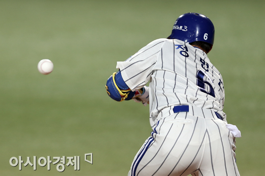 [포토] 정병곤 '진갑용을 3루로'