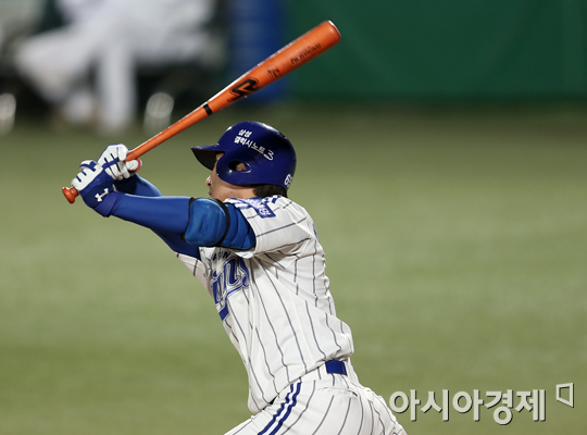 [포토] 배영섭 '희생 플라이로 동점!'