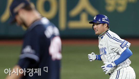 [포토] 박한이 '니퍼트를 무너뜨렸어!'
