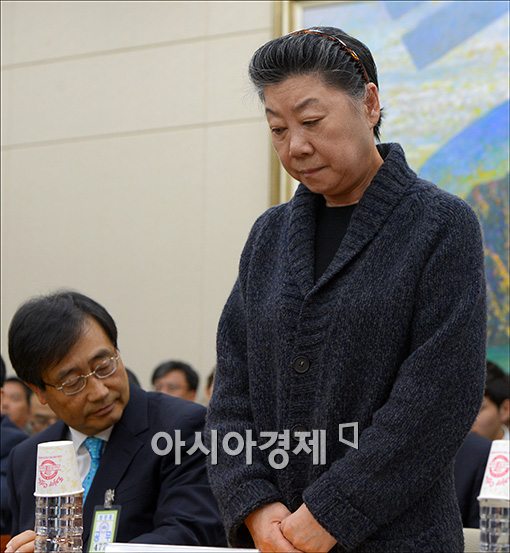 [포토]고개숙인 이혜경 동양부회장