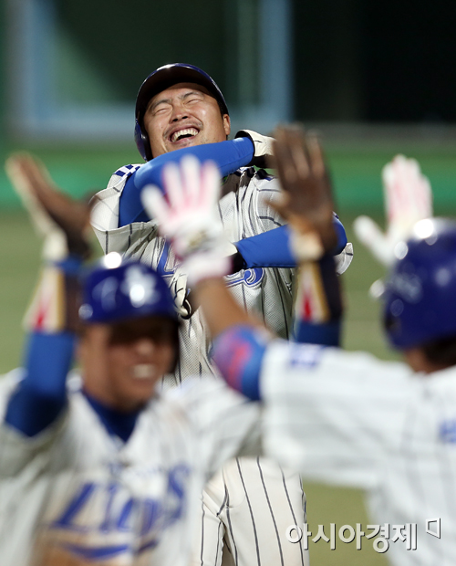 [포토] 박한이 '너무 기쁜거 있지'