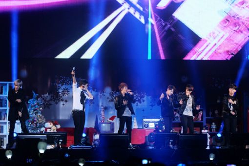 비스트, 팬클럽 B2UTY 3기 팬미팅 참석…6천여명 팬들과 뜻깊은 시간