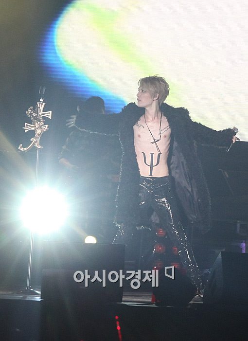 [포토]김재중, 복근에 위치한 타투 눈길