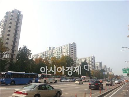 [주택시장 바로미터 강남3구 2選] 멈칫한다, 재건축