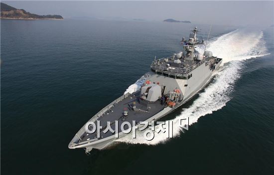 유도탄고속함 '홍대선함' 실전배치