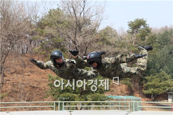 한국군의 낙하산부대는