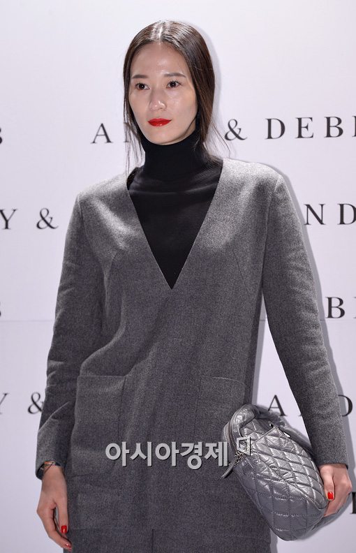 [포토]포즈 취하는 이영진