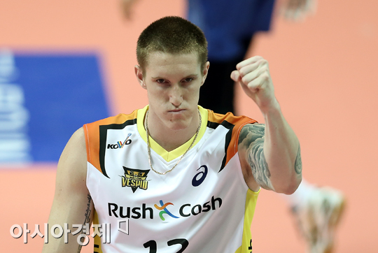 [포토] 바로티 주먹 불끈~