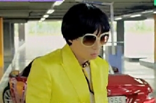 줄리보웬, 유재석 패러디…'강남스타일' 의상 소화