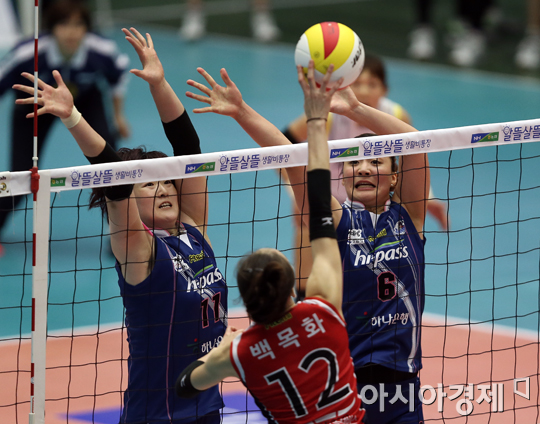 [포토] 장소연-표승주 '백목화를 막아라!'