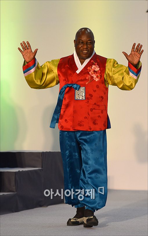 [포토]한복 맵시 뽐내는 주한 외교관