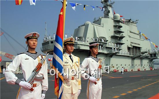 최첨단 해상무기<9>중국 최초의 항공모함 랴오닝호