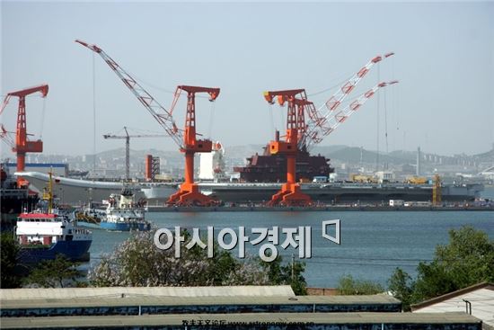 최첨단 해상무기<9>중국 최초의 항공모함 랴오닝호