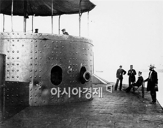 최첨단 해상무기<15>함포(Naval Gun)