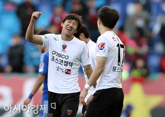 '고무열 결승골' 포항, K리그 맞수 전북에 역전승…ACL 8강 눈앞