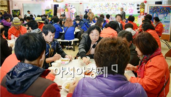 함평국향대전 19만명 대박...숨은 공로자 ‘자원봉사자’