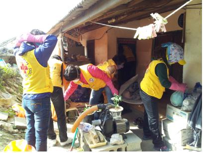 강진군 희망나눔봉사단, 장애인가구 생활환경 정비 ‘훈훈’
