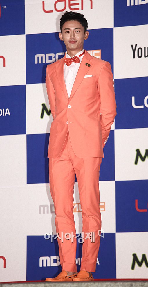 [포토]이지훈, 아무나 소화 못하는 패션!