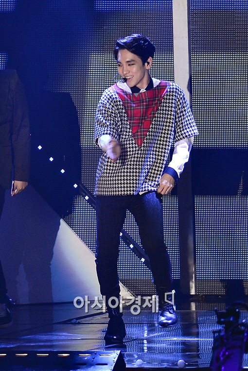 [포토]샤이니 키, 덩실덩실 신나는 댄스타임~(멜론뮤직어워드)