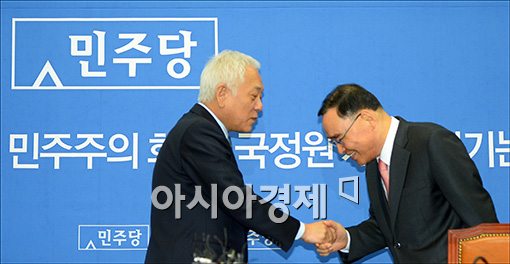 [포토]김한길 대표 만나는 정홍원 총리