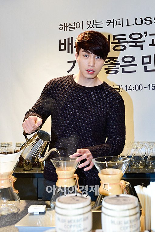 [포토]이동욱, '커피 한잔 하실래요?'
