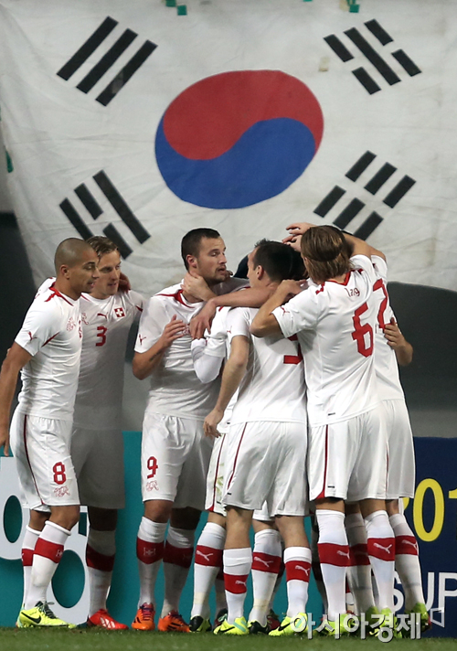 [포토] 선제골에 기뻐하는 스위스