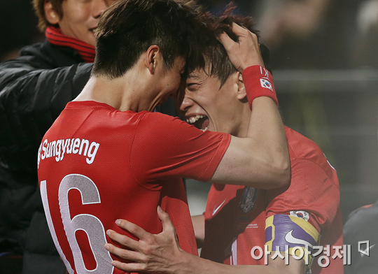 [포토] 기성용-이청용 '골 기쁨 함께'