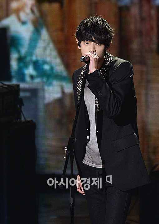 [포토]정준영, 소녀팬 흔드는 '명품 보이스'