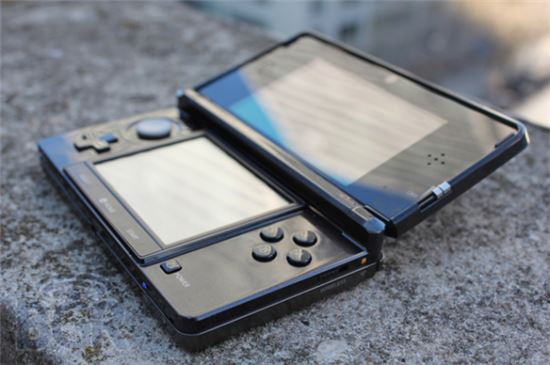 "게임콘솔시장 아직 안죽었다…하드웨어 판매 증가세"