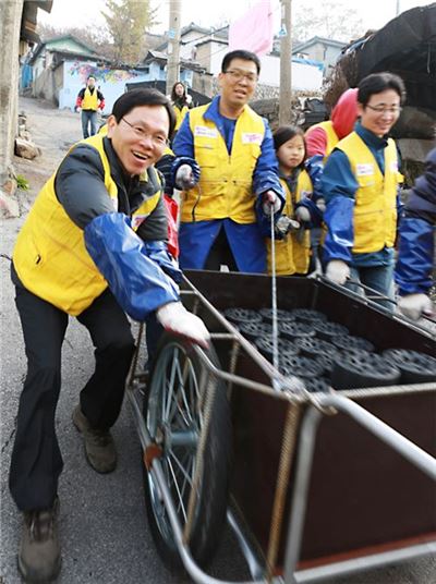 광동제약 "연탄으로 따뜻한 사랑 나눠요"