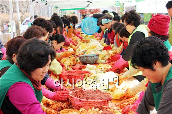 고창군자원봉사종합센터, 4대 종단 함께 희망의 김장 담궈