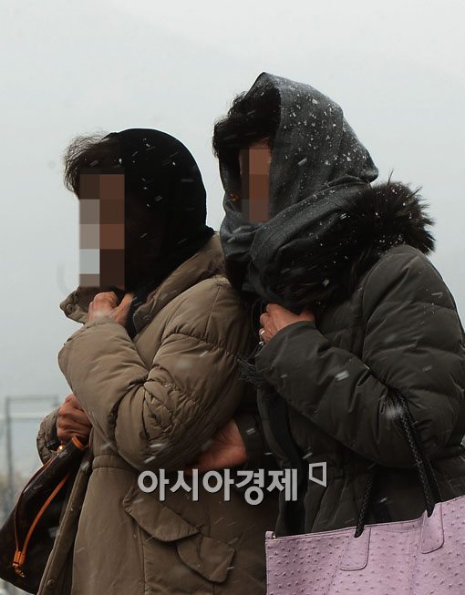 [포토]매서운 눈보라에 