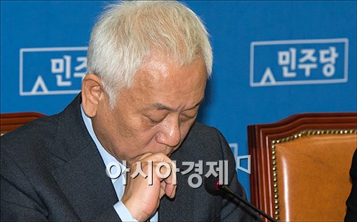 [포토]심각한 표정의 김한길 대표