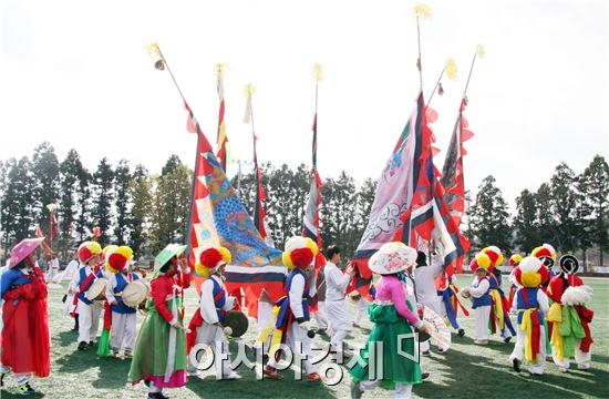 제2회 고창 무장 ‘칠거리 용당기 놀이’ 재연