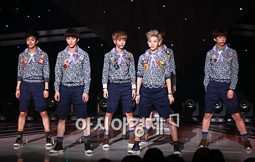 [포토]에이젝스, 소녀팬 흔드는 '능구렁이들'