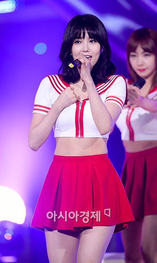 [포토]피에스타 린지, 시선가는 잘록한 개미허리