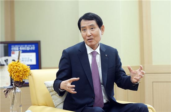 성세환 BS금융 회장 "경남銀·우리F&I 동시인수 여력 있다"