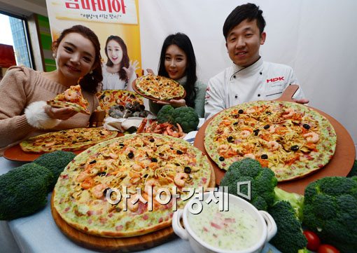 [포토]세계 최초 피자 에지에 브로콜리 수프 적용 