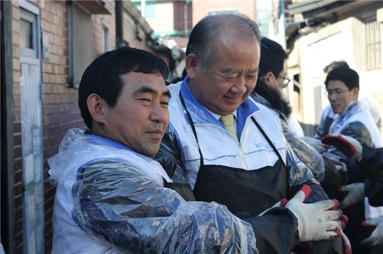 [포토]남양유업-대리점주 "따뜻한 겨울 보내세요"