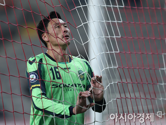 [포토] 김신영 '골대 안에는 나 말고 공이 들어와야 하는데'
