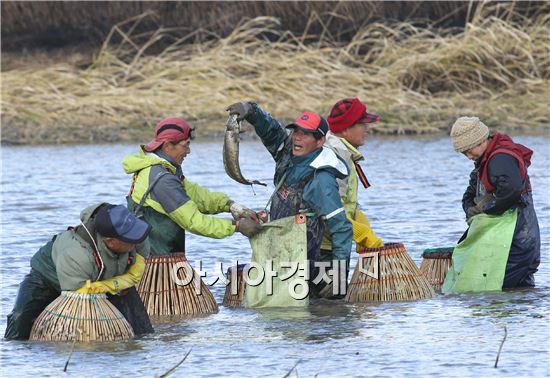[포토]추위 속 짜릿한 손맛