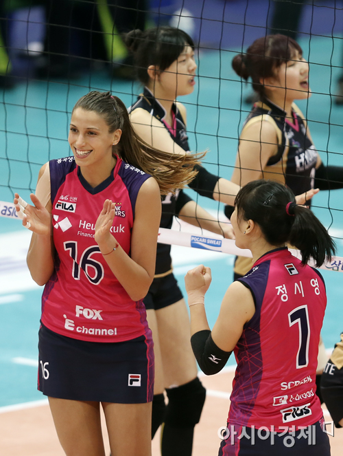 [포토] 흥국생명-현대건설 '희비교차'