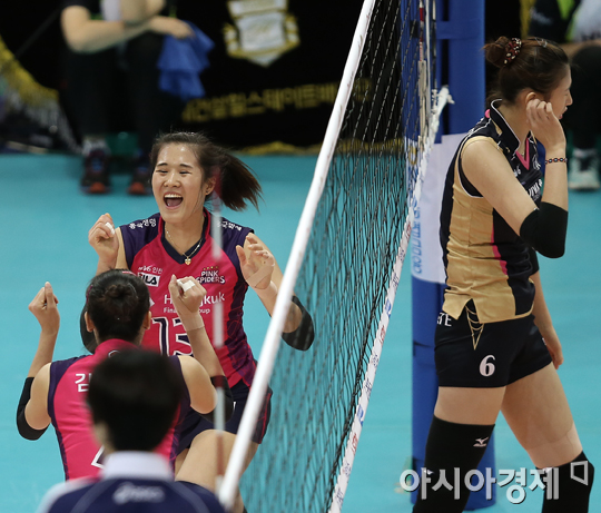 [포토] 네트를 두고 교차하는 희비