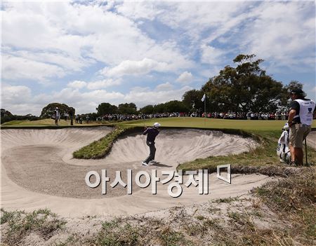 [골프포토] 쿠차 "벙커가 너무 커서~"