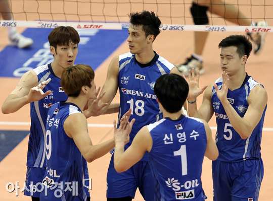 [포토] 득점에 기뻐하는 대한항공 선수들