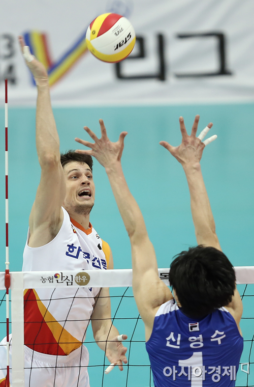 [포토] 밀로스 '정면돌파'