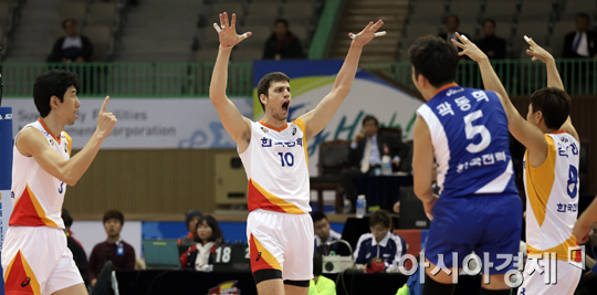 [포토] 밀로스 '블로킹 득점~'